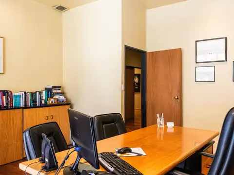 Oficina amplia luminosa en venta en el Centro de Rosario