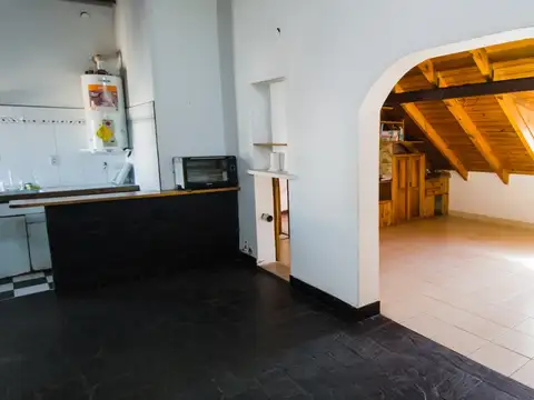 Casa 6 ambientes con 3 baños