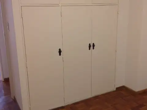 BALCÓN CORRIDO AL C/FTE Y OTRO CON VISTA A LA CALLE