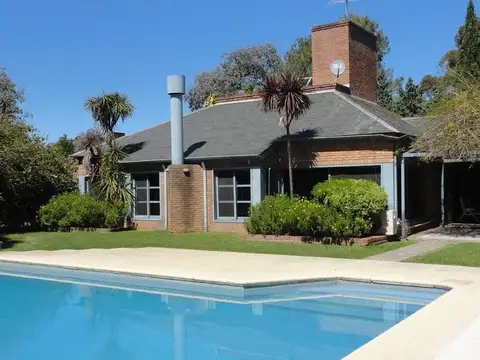 C.C. Los Cardales Casa Minimalista Excelente estado 3 Dorm. 1.400 m² Lote