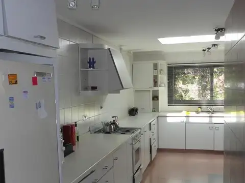 Casa en Venta con 8 cocheras