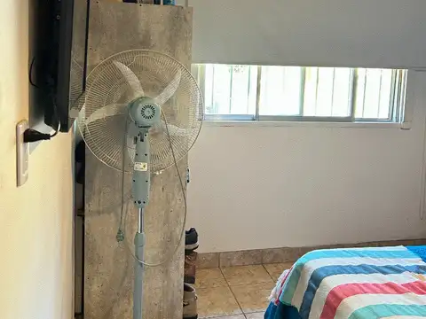 Chalet con piscina y departamento monoambiente en terraza