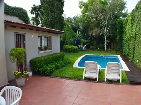 Casa en Venta con 3 cocheras