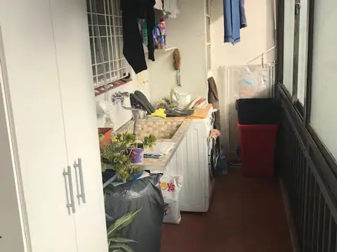 Propiedad en Block Dos Deptos. y Cochera