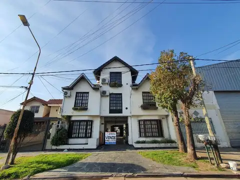 DUPLEX 3 AMB. CON ESPACIO GUARDA AUTO