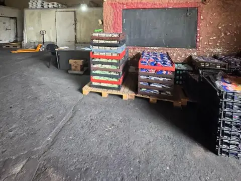 GALPON EN ALQUILER - PIEDRAS ESQUINA JUAN B TERAN