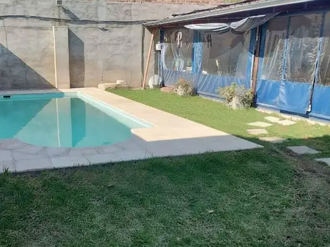 VENTA CASA 3 DORMITORIOS QUINCHO Y PILETA