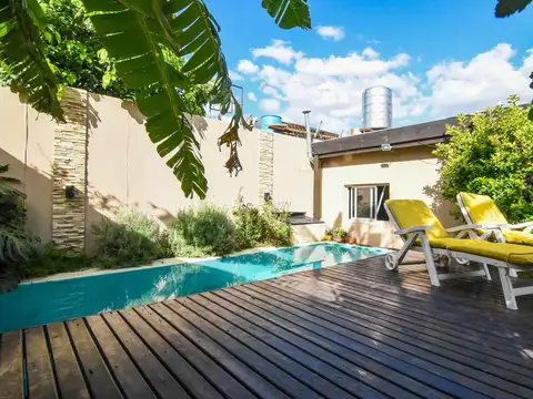 VENTA CASA 4 AMBIENTES C/JARDIN PILETA SAN ISIDRO