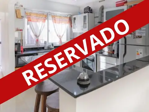 Venta de Casa 5 ambientes con parque y  quincho Villa Madero