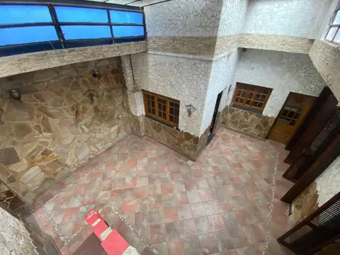 VENTA CASA INTERNA EN PH. 3 DORMITORIOS. COCHERA.