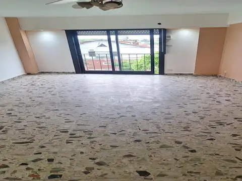 Departamento en Alquiler en Flores, $ 450.000