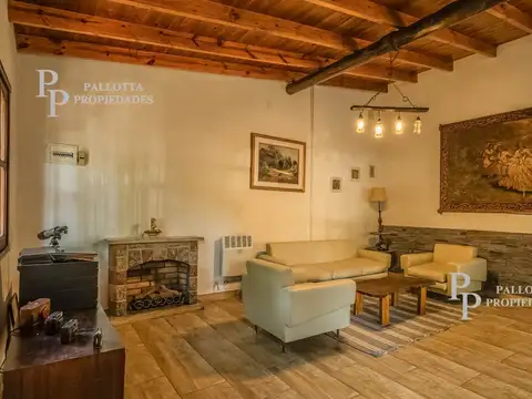 Casa 4 ambientes con 2 baños