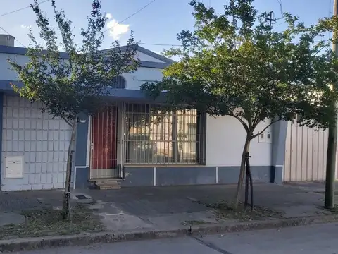 Venta Casa Pleno Centro.a 1 Cuadra Plaza Principal.Cons