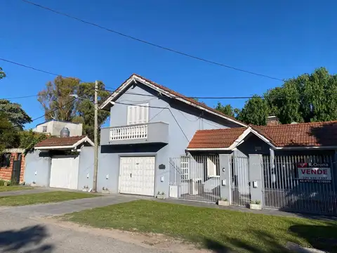 Casa en Venta en La Plata [Cod: ]