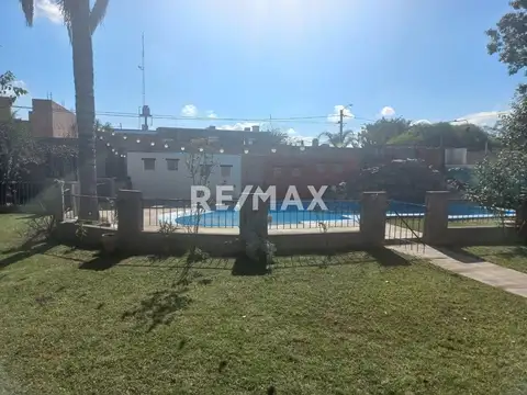 Casa en Venta con 2 cocheras