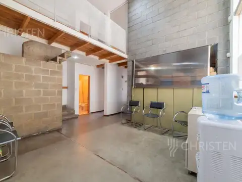 Casa 7 ambientes con 2 baños