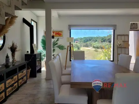 Casa en Alquiler con 1 cochera