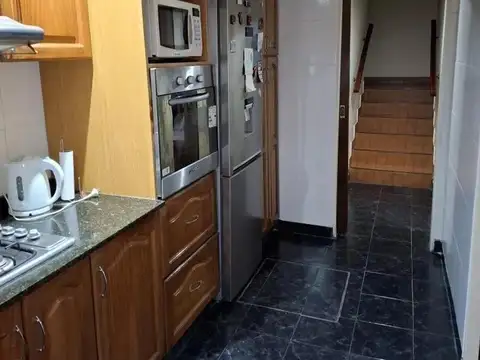 Casa 5 ambientes con 4 baños