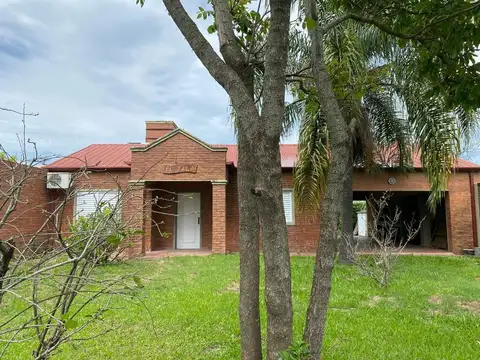 CASA IDEAL CON BAJADA AL RÍO PUNTA ARENA CAYASTA