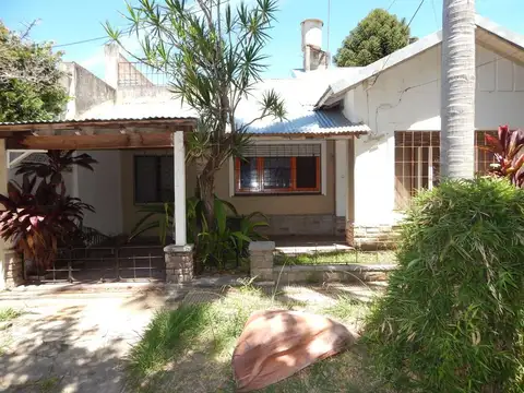 CASA EN ALQUILER 4 AMB OLIVOS CON PATIO Y TERRAZA