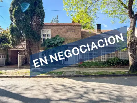CASA A LA VENTA EN VICENTE LOPEZ