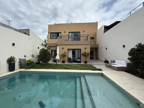 Casa en Alquiler en Villa Adelina, USD 2.900