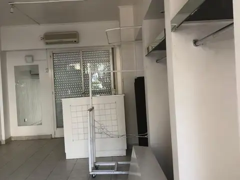 Local en Alquiler en San Isidro Centro, $ 900.000