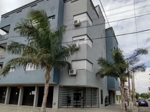 2 AMBIENTES EN MUY BUEN ESTADO AL FRENTE