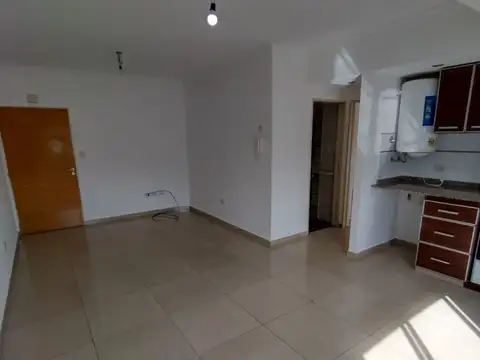 Departamento en Alquiler en Lomas Del Mirador, $ 480.000