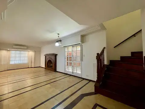 Casa 6 ambientes con 3 baños