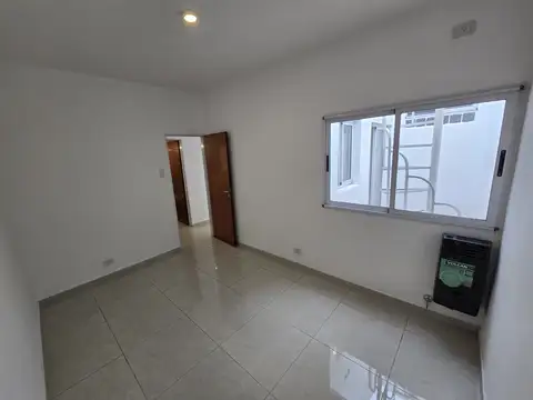 Depto Tipo Casa en Venta en Lanus Oeste, USD 125.000