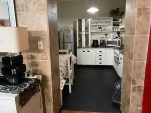 Venta. PH. 5 Ambientes. Terraza. Patios. Bogotá y Segurola.