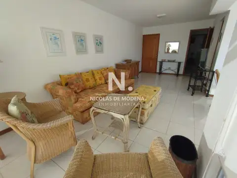 Hermoso Departamento con agradable vista al Mar, edificio Las Olas