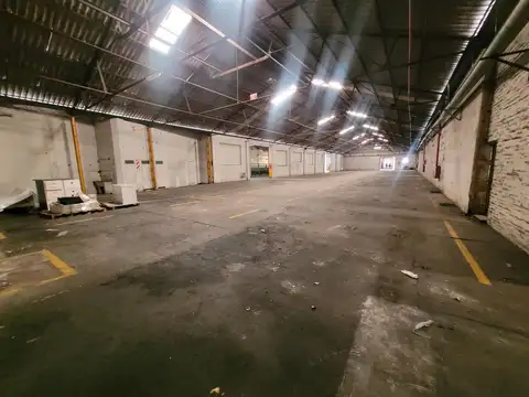 Venta de planta Industrial de 6.966 m2 cubiertos en Morón