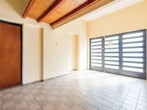 Venta/Permuta - Casa 3/4 dormitorios - cochera