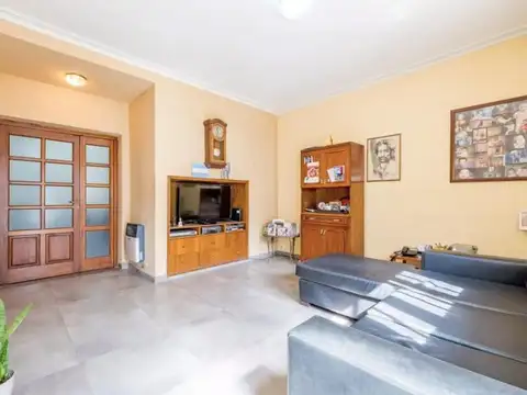 La Paz 75 , Piso bis