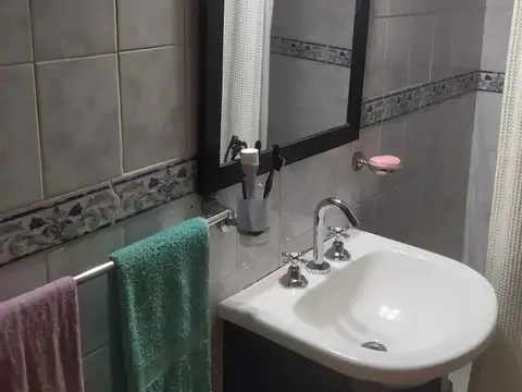 Casa 4 ambientes con 1 baño