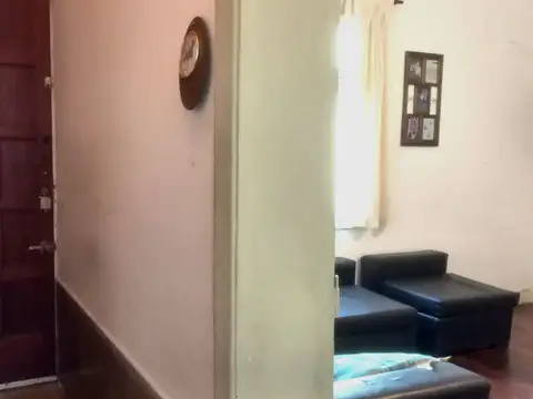 Depto Tipo Casa en Venta en Versalles, USD 159.000