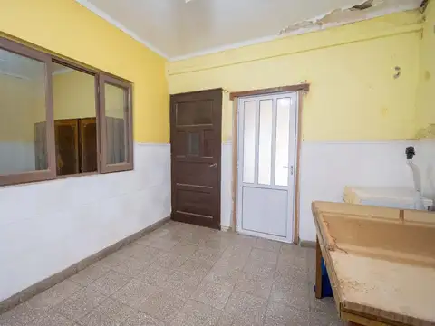 Casa 6 ambientes con 3 baños