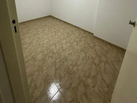 Depto Tipo Casa en Venta en Liniers, USD 63.000