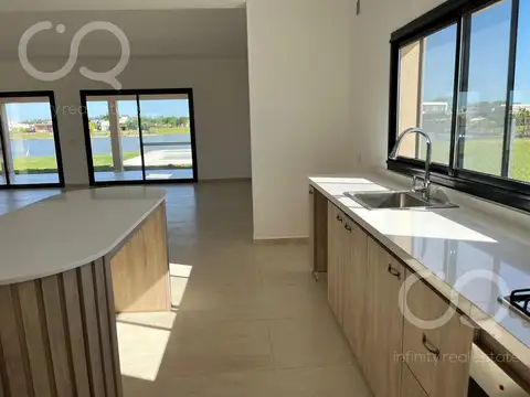 Venta Casa San Sebastián Área 11