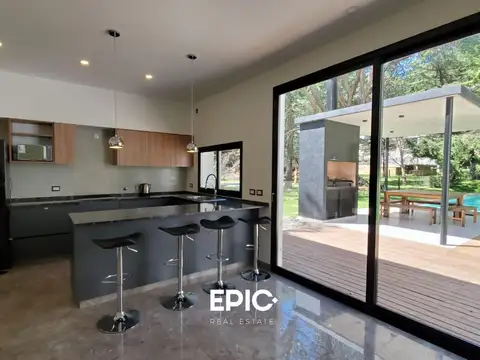 Casa en Venta al Oeste