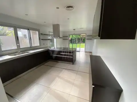 &quot;Espectacular Casa en Venta – Barrio El Carmencito, Hudson&quot;