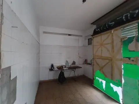 Local en Venta en Parque Avellaneda, USD 230.000