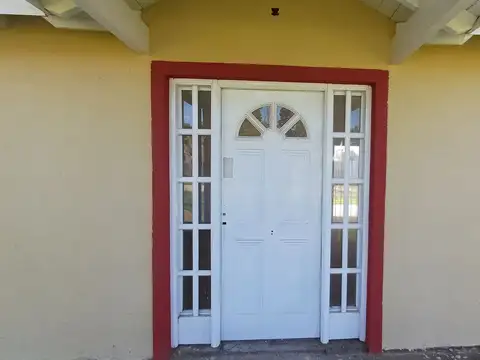 Casa 2 ambientes con 1 baño