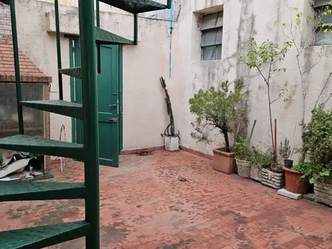 Depto Tipo Casa en Venta 40 años