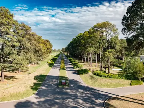 VENTA LOTE CENTRAL – PINARES COUNTRY CLUB – EXALTACIÓN DE LA CRUZ etapa 2