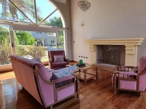 Casa 5 ambientes con 5 baños