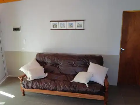 Casa 6 ambientes con 1 baño