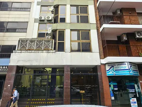 Marcelo Torcuato de Alvear al 1300